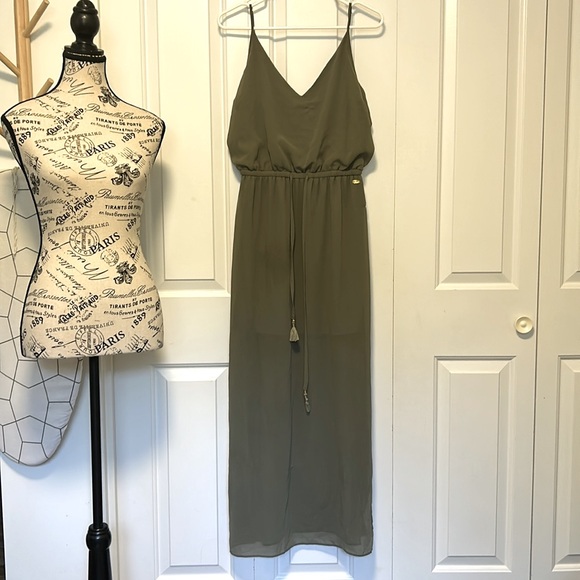 GUESS Maxi Chiffon Side Slit Dress - Picture 3 of 7